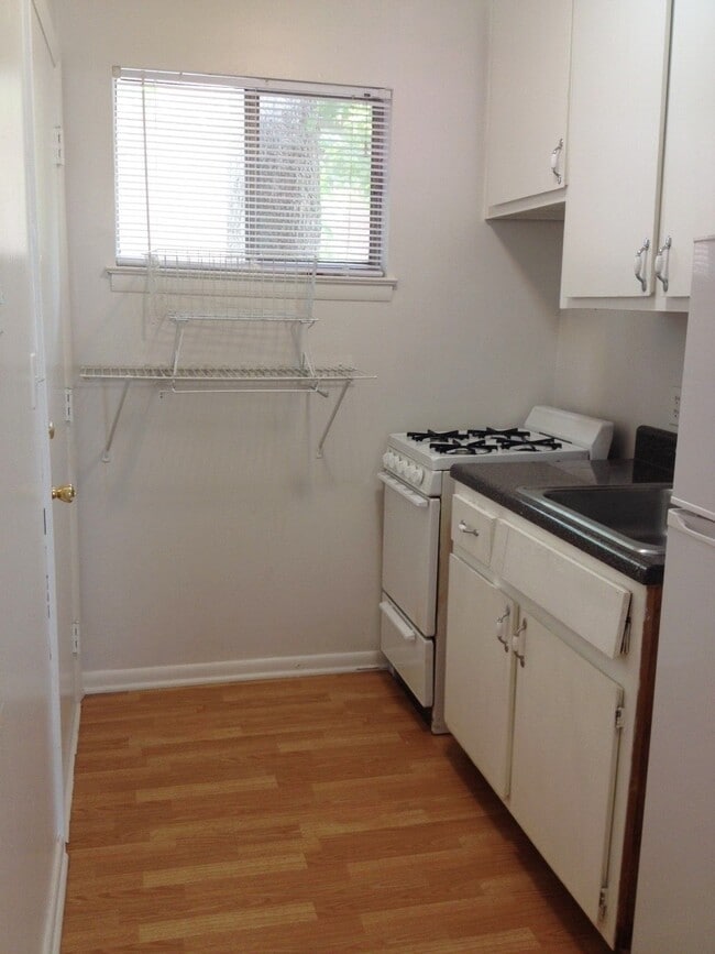 Building Photo - 905 Greenwood Ave NE Unit 4 Rental