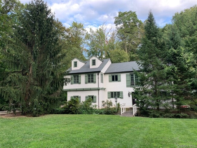 Building Photo - 1144 Post Rd