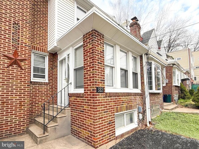 Photo - 322 Leverington Ave Townhome