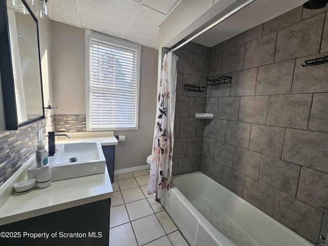 Photo - 28 E Columbus Ave