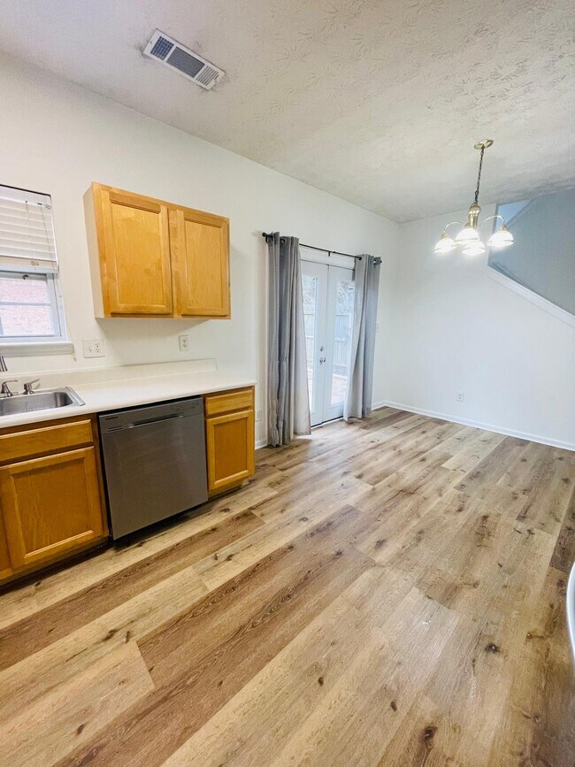 Photo - 3709 Hutchinson Trace Dr