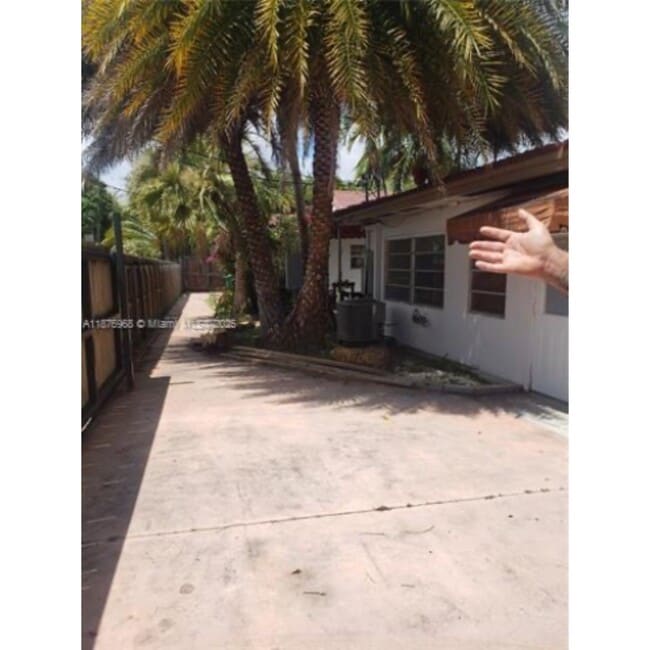 Photo - 1997 SW 17th Ct