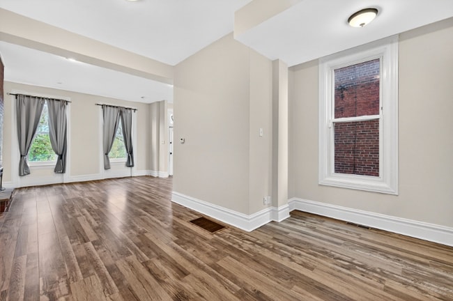 Photo - 2710 Geyer Ave