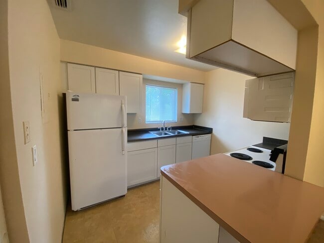 Photo - 2621 Pine Lake Terrace