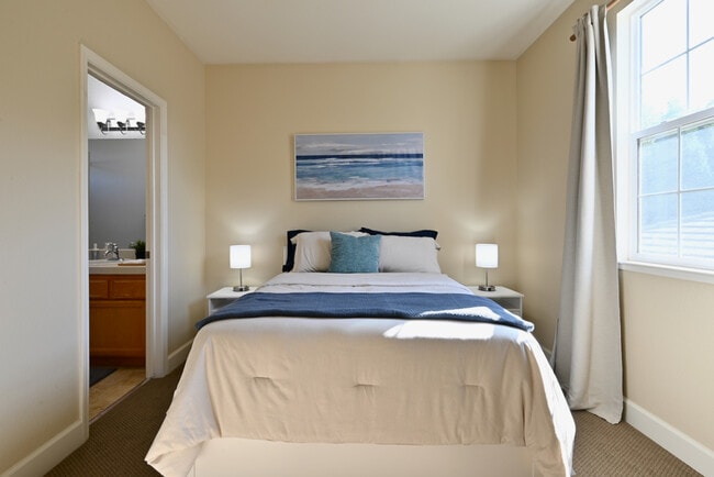 Photo - 1730 Chelan Rd Unit Furnished 1-bedroom apartment
