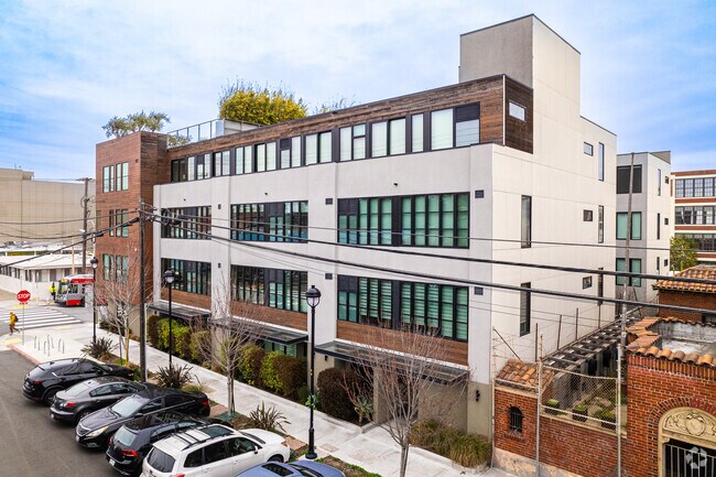 Alt. Exterior - 901 Tennessee St