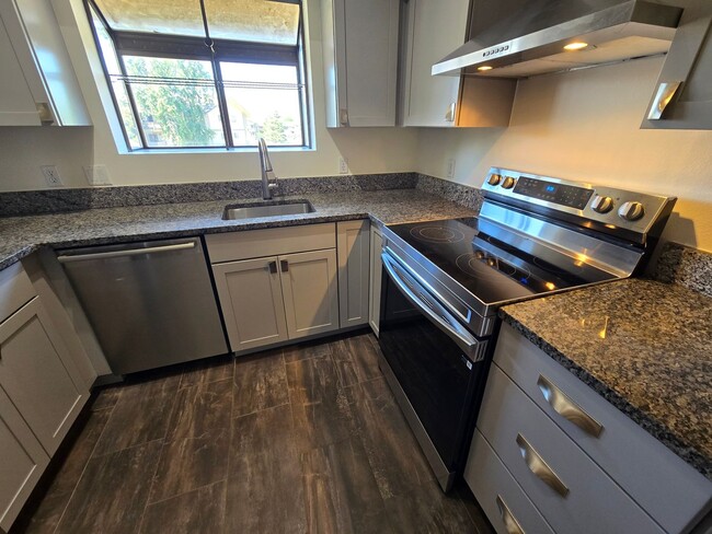 Photo - Beautifully Renovated, Top Floor, 2 Bedroom 2 Bath East Boulder Condo for Rent! Unit 203