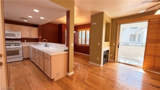 2325 Windmill Pkwy Unit 1613