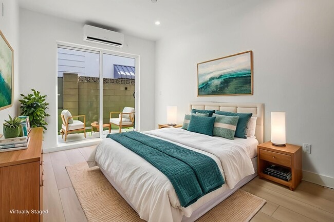 Photo - 11004 Hortense St