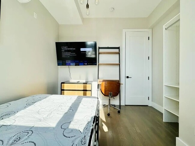 Photo - Furnished room/NOT APARTMENT Unit 3B