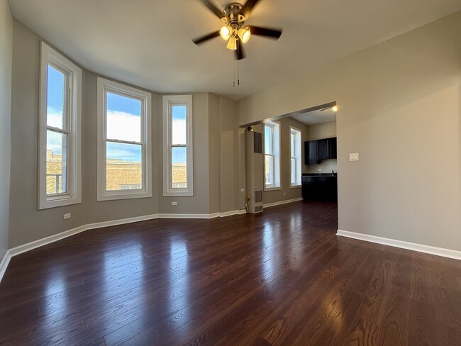 Photo - 3235 S Racine Ave