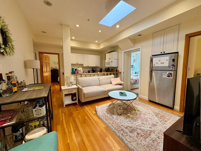 Photo - 1801 Beacon St Unit 8