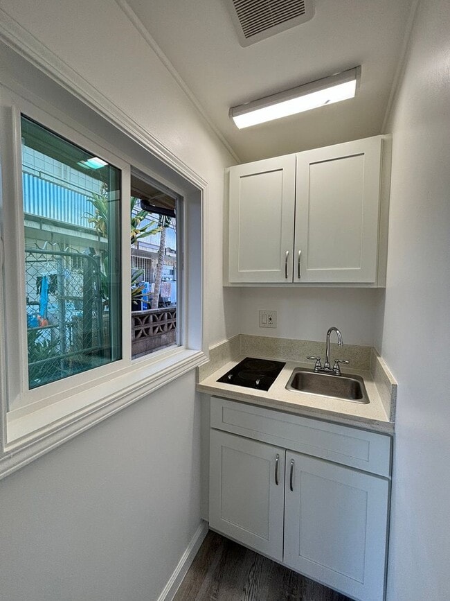 Photo - 1736 Fern St Unit Studio