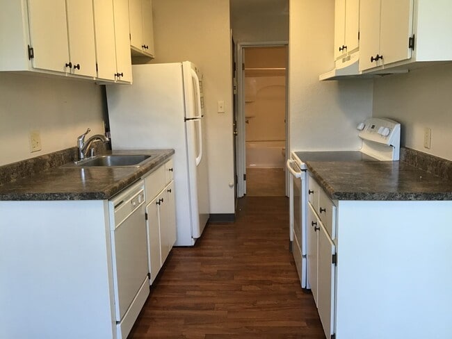 Photo - Apartment in Carson Park Condominium
