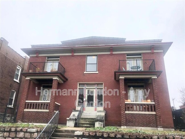 Building Photo - 3918 Flad Ave Unit 2W