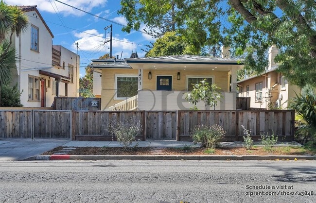 Building Photo - 1471 Hopkins St Rental