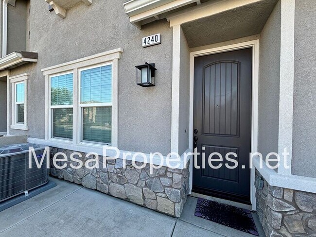 4240 S Laguna Ave