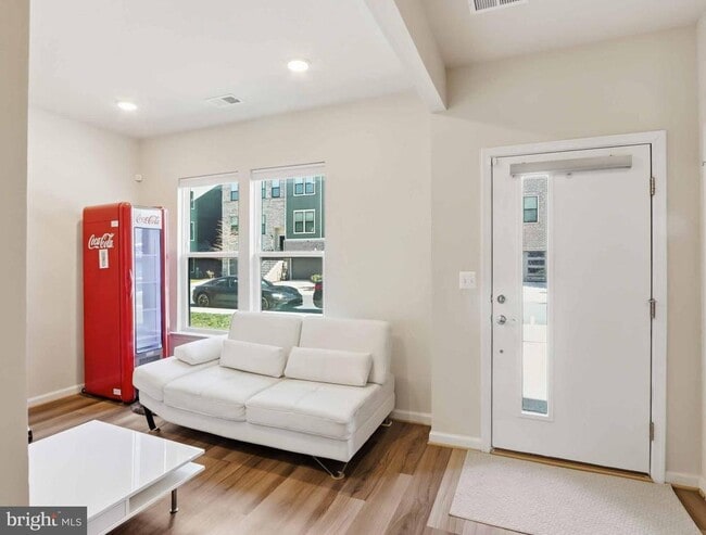 Photo - 3289 Watershed Blvd