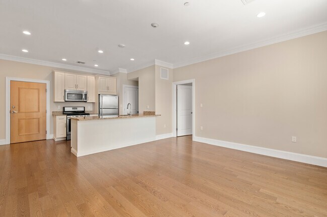 Photo - 20 Englewood Ave Unit 20 Englewood Avenue