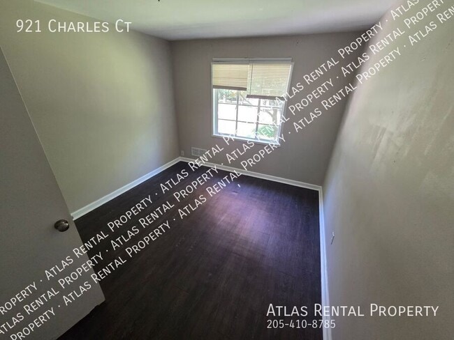 Photo - 921 Charles Ct