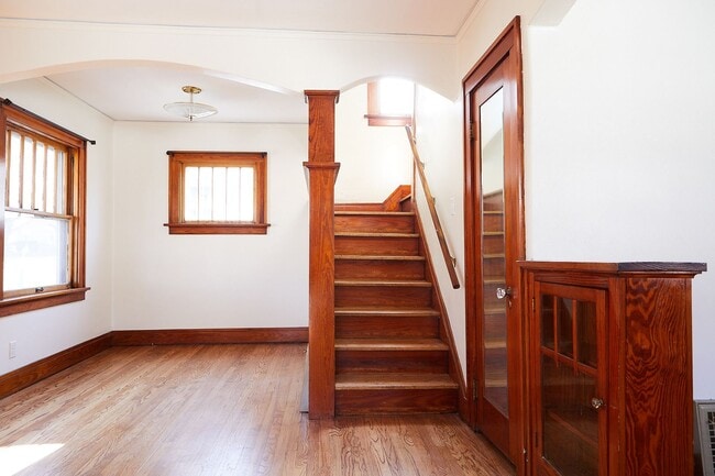 Vintage Farmhouse - Vintage Farmhouse