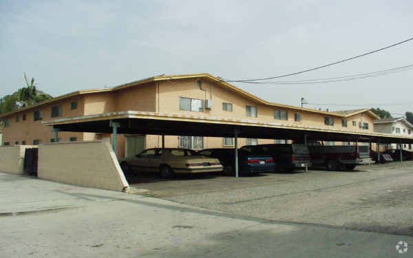 Photo - 540-550 E. 64th St.