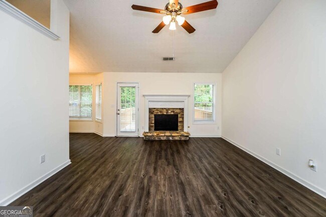 Photo - 805 Lewis Ridge Cir
