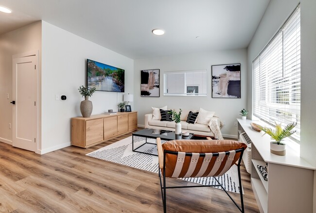 Living Room - The Preserve on Goodpasture Apartments