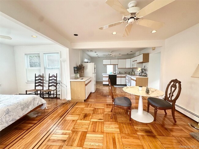 Photo - 518 Lindell Blvd