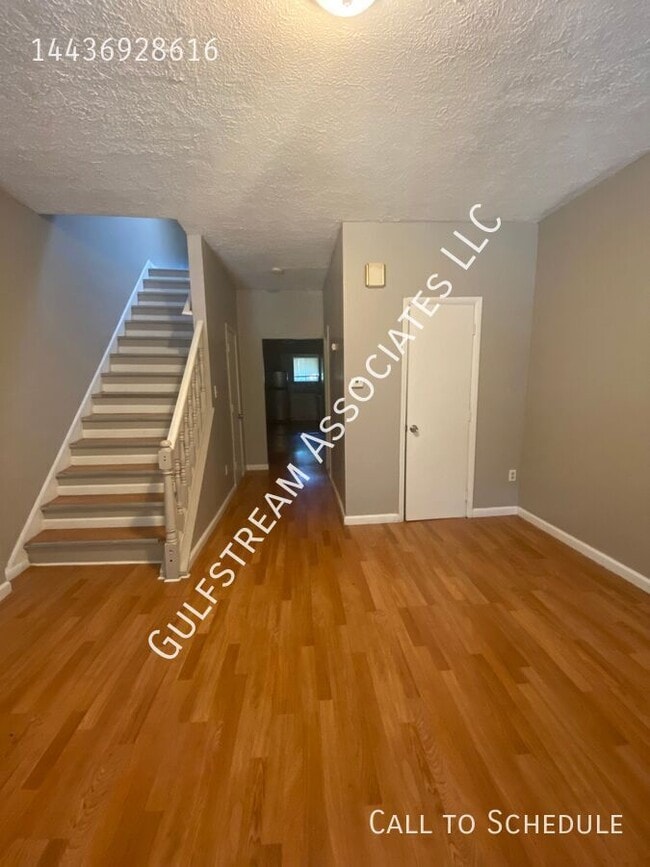Building Photo - 2704 Presbury St Rental