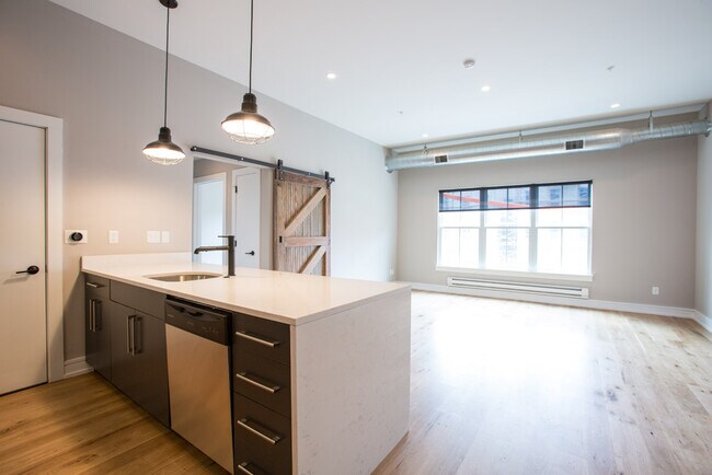 Photo - 1720 Fairmount