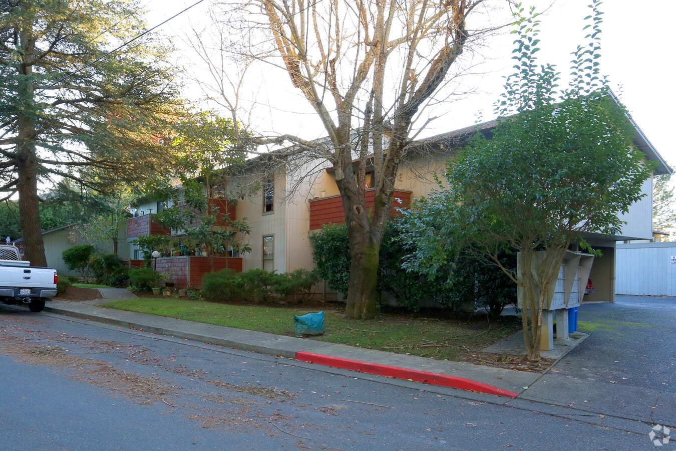 Photo - Golden Ridge Apts