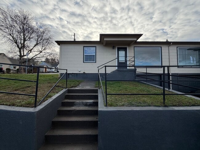 Photo - Spacious 3-Bedroom with City Views