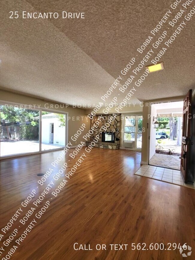 Building Photo - ***STUNNING 4 BEDROOM | 3 BATH HOME WITH D...