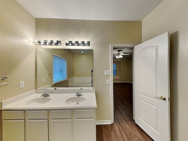 Photo - 38011 W Sulphur Creek Dr