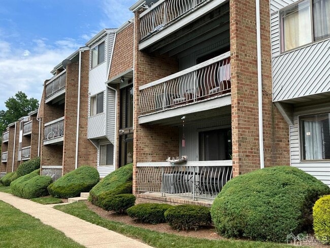 Photo - 915 Edison Glen Terrace