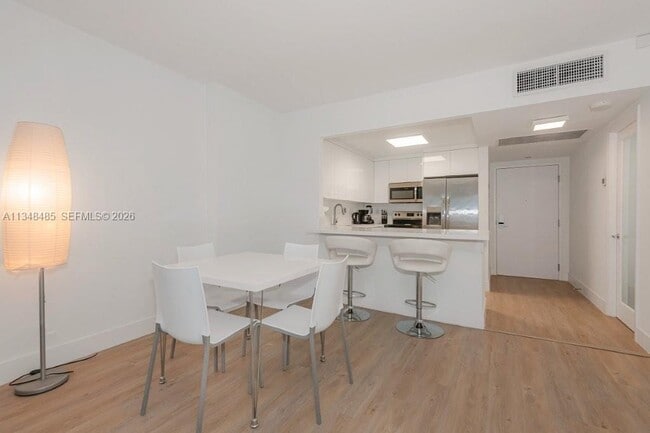 Photo - 2301 Collins Ave Unit 927