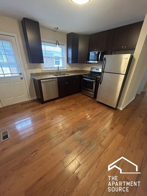 Photo - 115 W Ash St