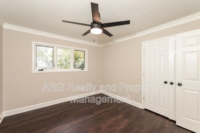 Photo - 2771 Winding Ln NE