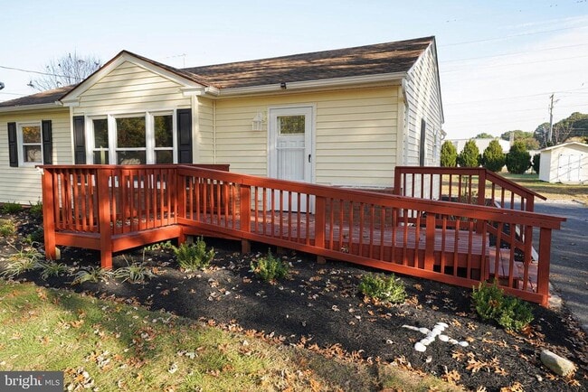 Photo - 335 Calvin Dr