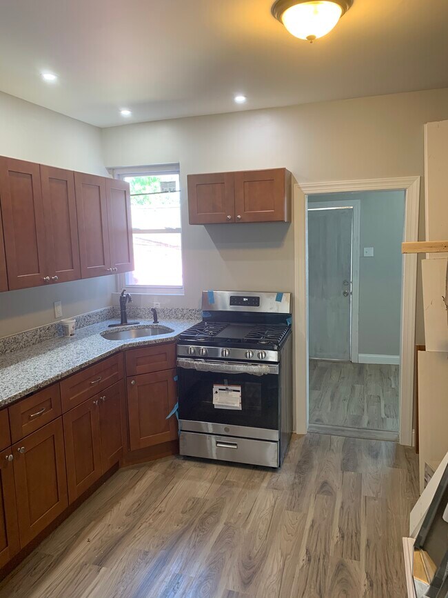 Photo - 3526 Stouton St