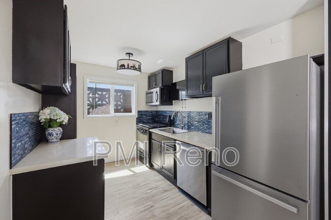 Building Photo - 1515 N Carson St Unit 2