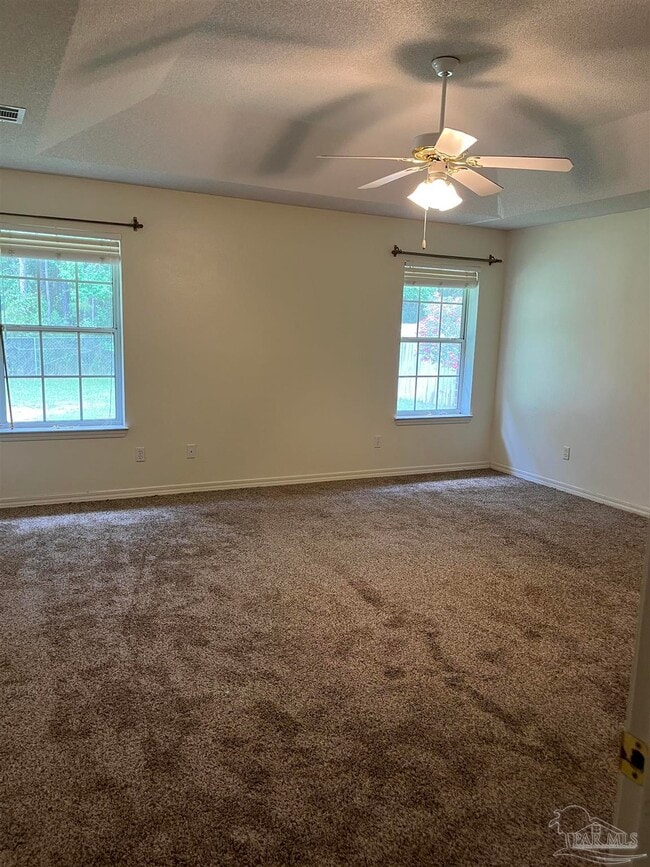 571 Riola Pl