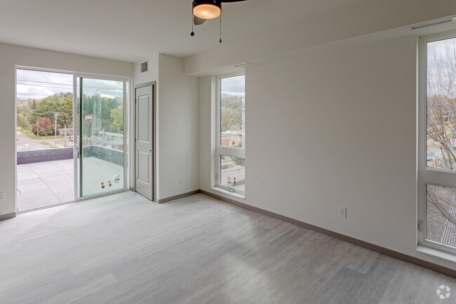 4th Floor Studio w/ Private Sun Deck