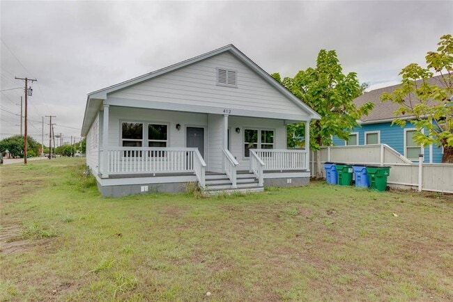 Photo - 412 Booth St