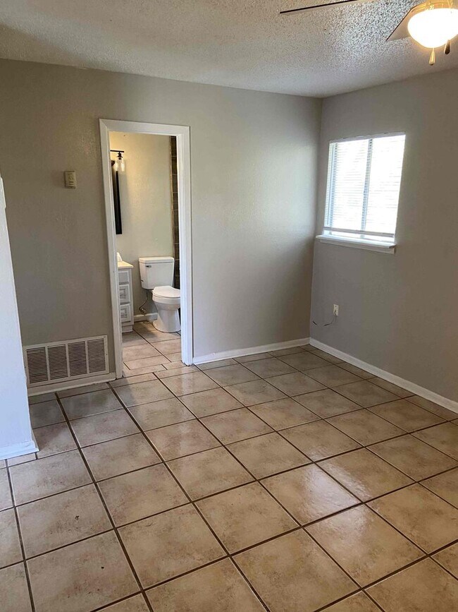 Photo - 1222-1224 Georgetown Road Unit #1222