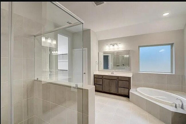 Photo - 5831 Turquoise Hl Ln