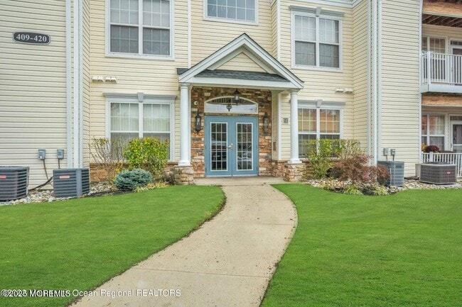 Photo - 410 St Andrews Pl