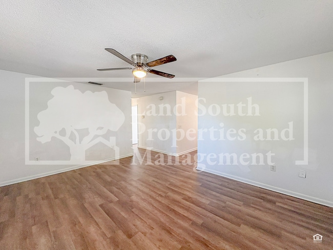 Photo - 1132 W Walnut St