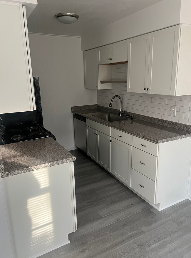 Renovated Units In The VIBE District!